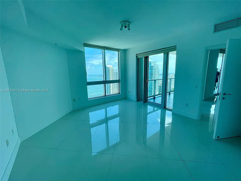 300 S Biscayne Blvd #3410 — Photo 6