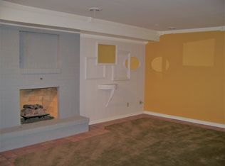 102 NE Douglas St, Lees Summit, MO 64063