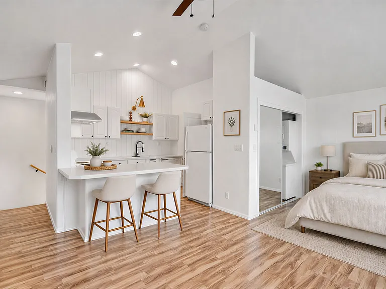 1333 NE Market Dr #B — Photo 10