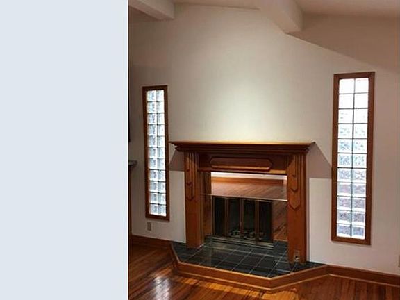 3rd image of 1509 W Saint Johns Ave