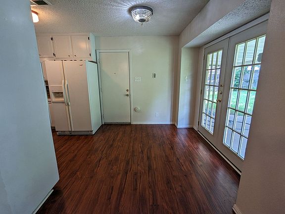 5th image of 6524 Charmaine Dr