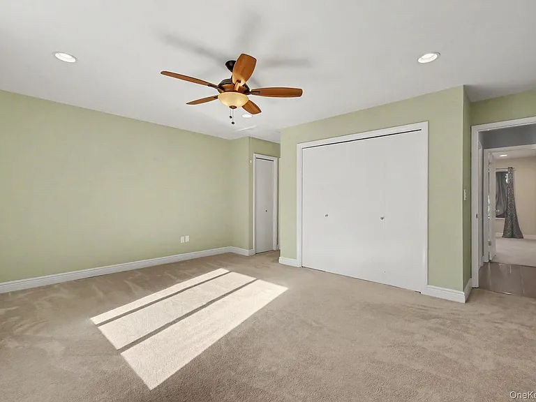 212 Old Farm Ln — Photo 14