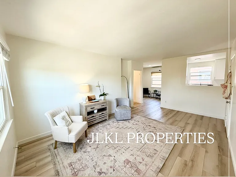 3088 Meade Ave — Photo 1