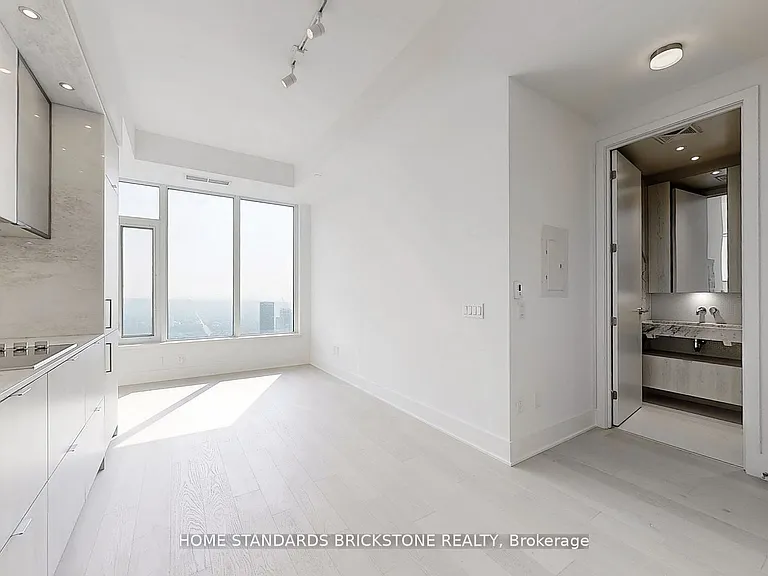 11 Yorkville Ave #6305 — Photo 4