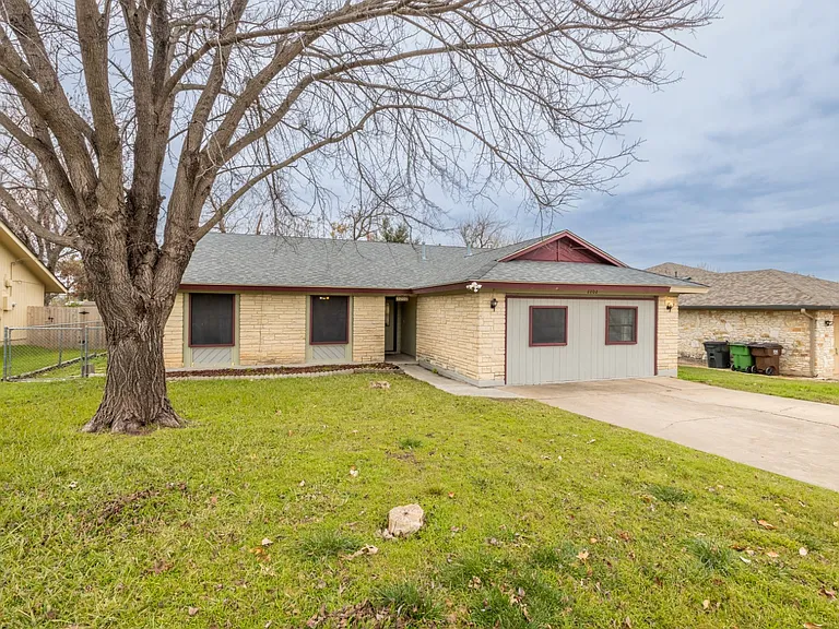 2202 Oxford Blvd — Photo 53