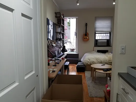 Rented by Chartwell Manhattan Realty | media 2