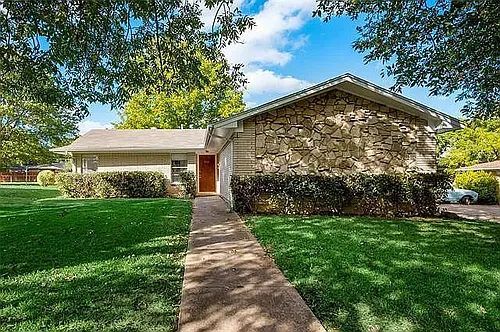 3511 Creek View Dr Photo 1