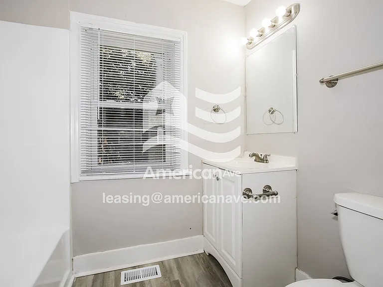 556771_013_wm_-_bathroom_13189091.jpg