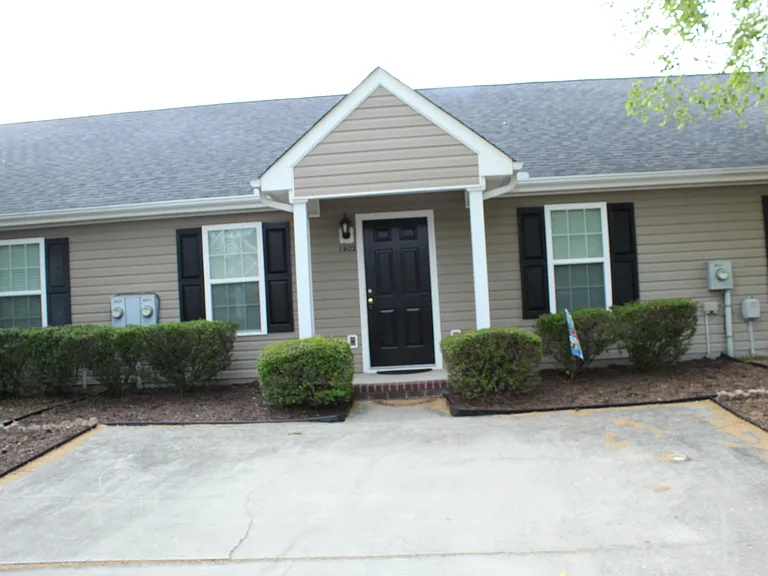 1802 Honeysuckle Way — Photo 1