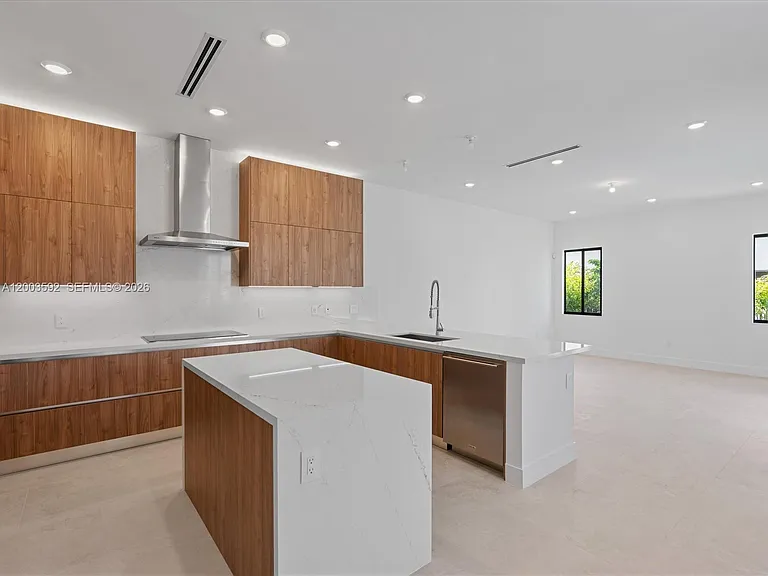 19602 NE 14th Ct — Photo 44
