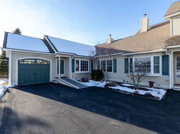 92 Mountain Village Road, Windham, NH 03087