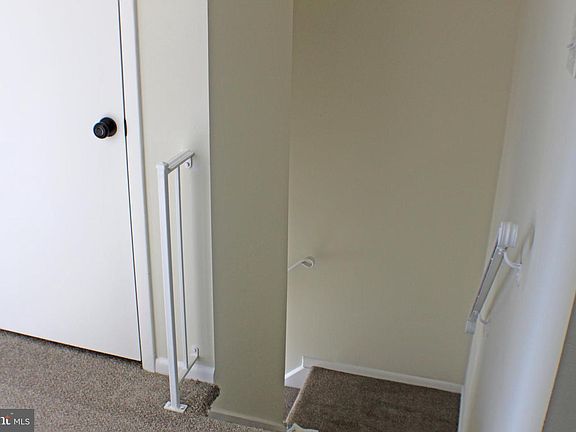 4th image of 27 Foxglove Dr