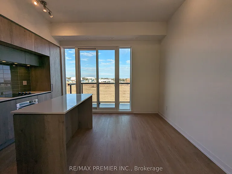 11 Steckley House Ln #403 — Photo 4