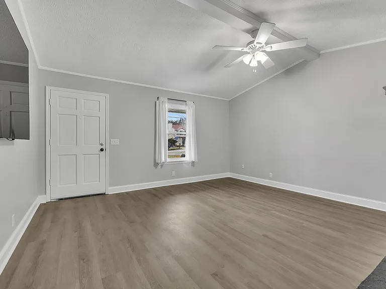 3350 Oak Trees Ct — Photo 2