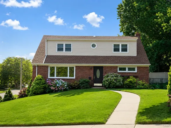 74 Cypress Avenue, Staten Island, NY 10301