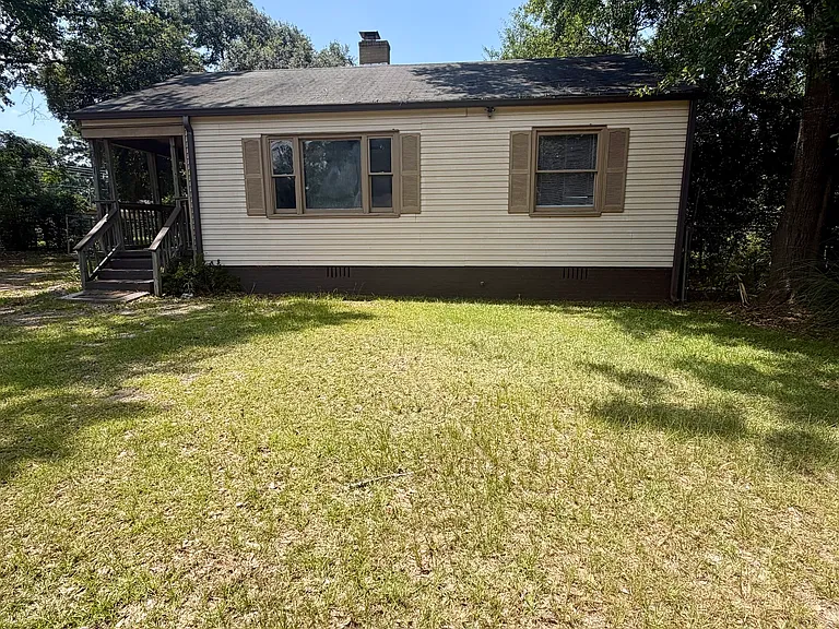 607 McArthur Blvd — Photo 1