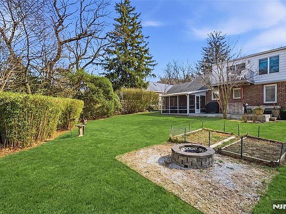 2nd image of 453 Fort Lee Rd