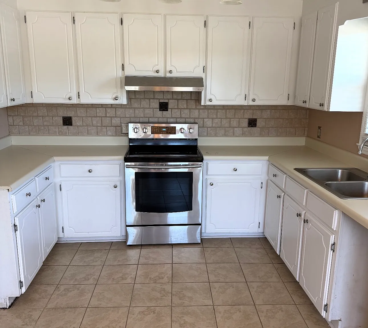 3 bed, 1320 sqft, $1,650 — Photo 1