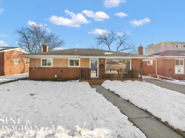 31736 Tanglewood Rd, Grosse Pointe, MI 48236