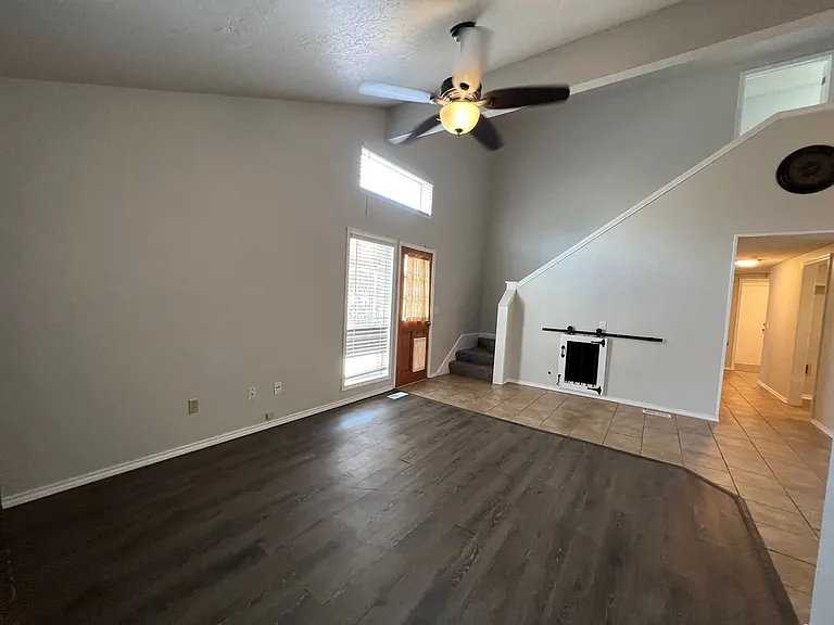 2137 Goodrich Dr — Photo 5