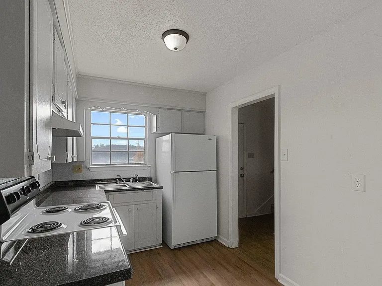 2605 W 58th St #8 — Photo 15