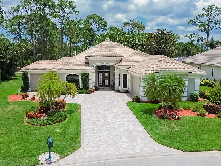 8060 Kiawah Trce — Photo 35