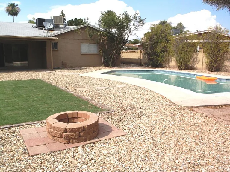 1855 E Loma Vista Dr — Photo 1