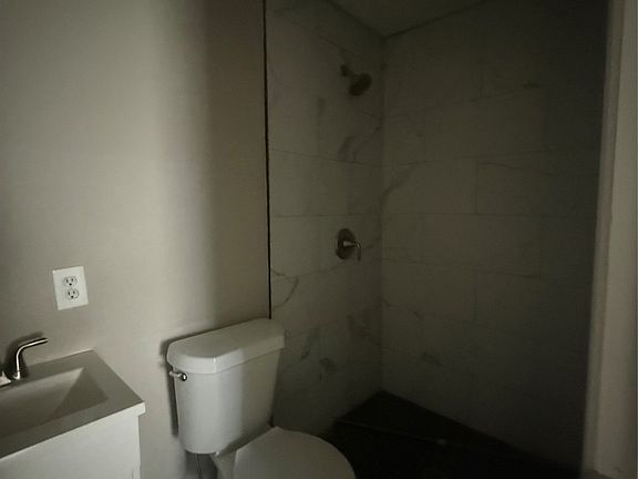 4th image of 223 Church St