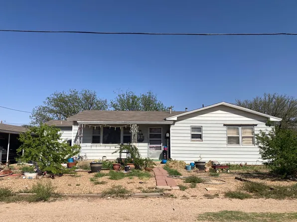 1205 Copeland Ave, Plains, TX 79355