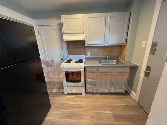 2nd image of 207 Long Ln