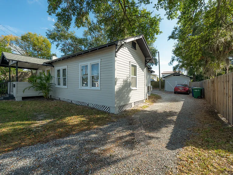 104 W Knollwood St #1A — Photo 2