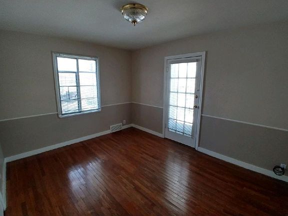5th image of 2214 S Preston St