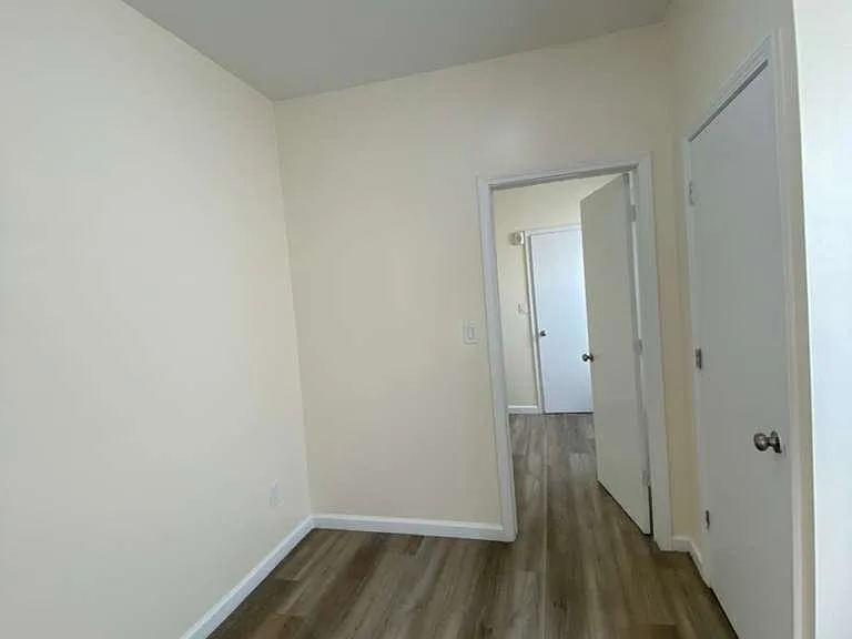 70 Ash St #3R — Photo 6