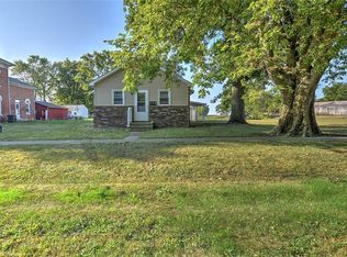 115 E Eckhardt St, Macon, IL 62544