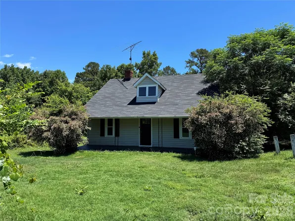 2834 Dan Brown Dr, Claremont, NC 28610