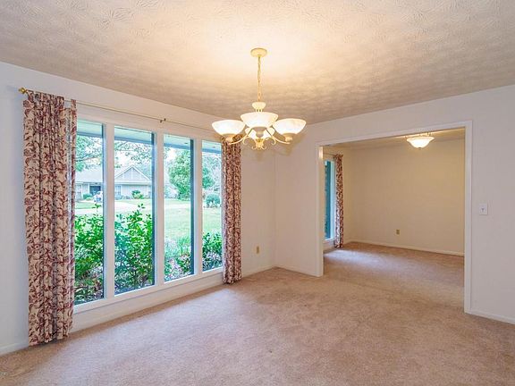 5th image of 18 Widener Way