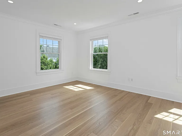 18 Old Stamford Rd — Photo 14