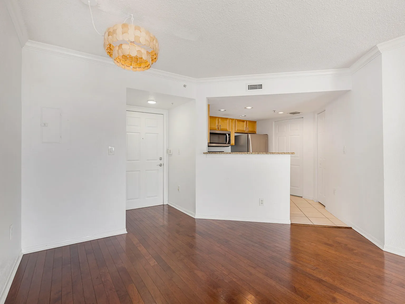 1 bed, 1.0 bath, 778 sqft, $2,300 — Photo 4