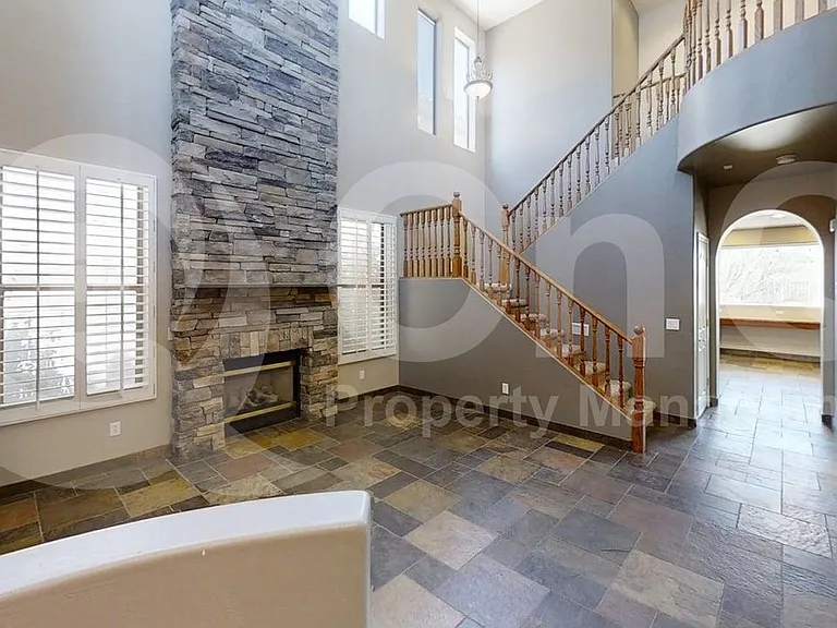 16617 S 27th Ln — Photo 4