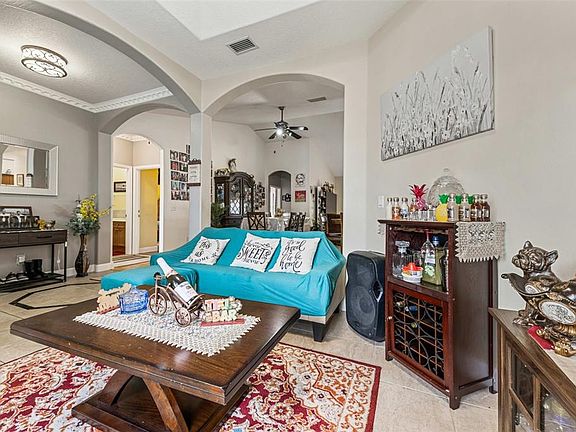 5th image of 885 Adour Dr