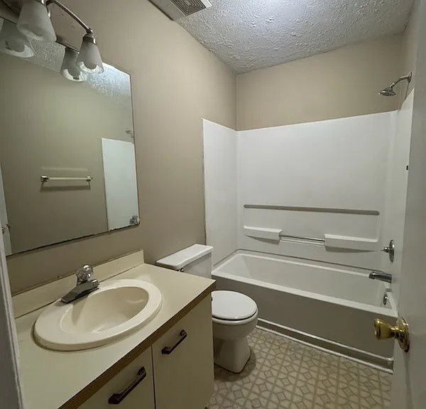 6801 Willowbrook Dr #4 — Photo 4