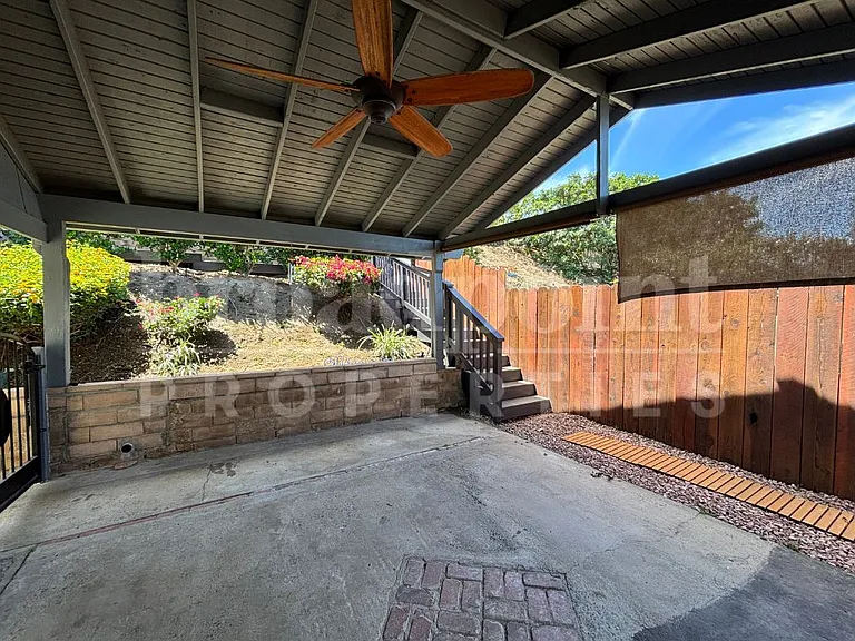 1515 Kent Ave — Photo 17