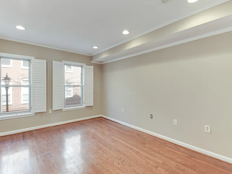 30 15th St NE #30 — Photo 9