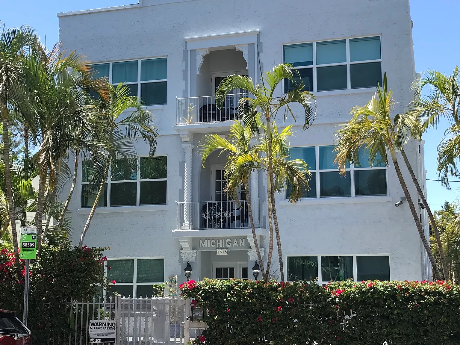 1 bed, 450 sqft, $1,900 — Photo 1