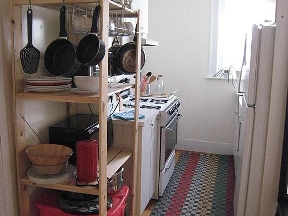 4th image of 590 Washington St APT 3