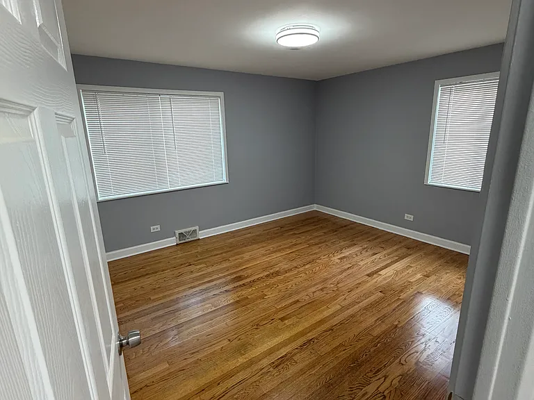 2854 W Glenlake Ave #1W — Photo 8