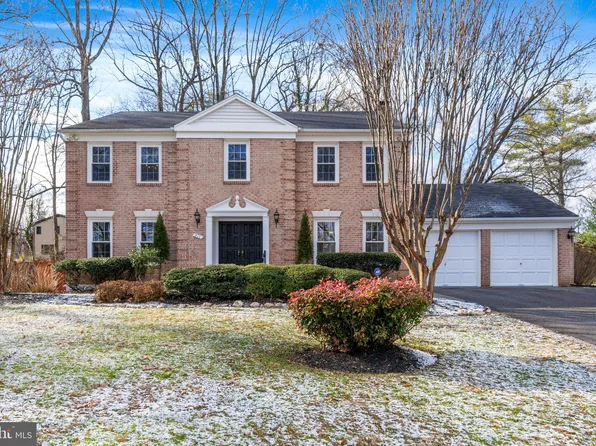 211 Apple Blossom Ct, Vienna, VA 22181