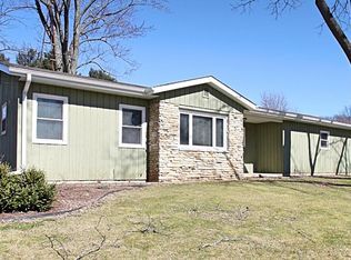 2311 N Shore Dr, Delavan, WI 53115