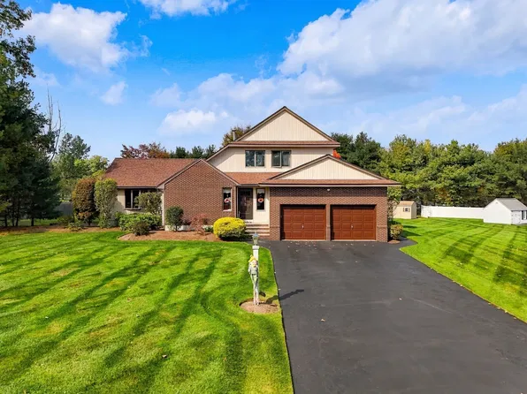 19 Bennett Cir, Billerica, MA 01821