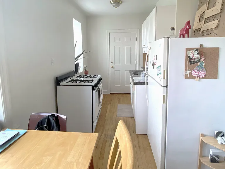 837 W Cornelia Ave #3S — Photo 4